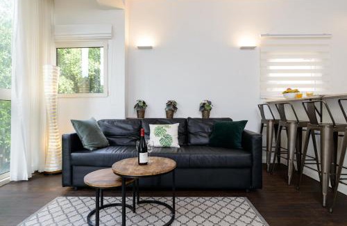 Tel Aviv City Center Apartment | Arlozorov by TLV2RENT