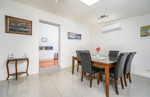 Kingscote House | Armadale House - Kingscote
