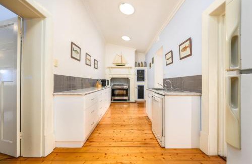Kingscote House | Armadale House - Kingscote