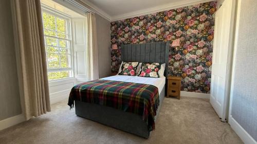 Tollcross House | Armadillo Guest House