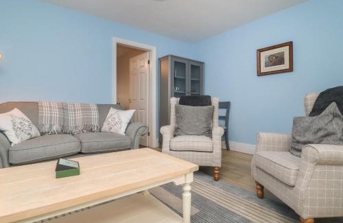 Beverley House | Armstrong Cottage