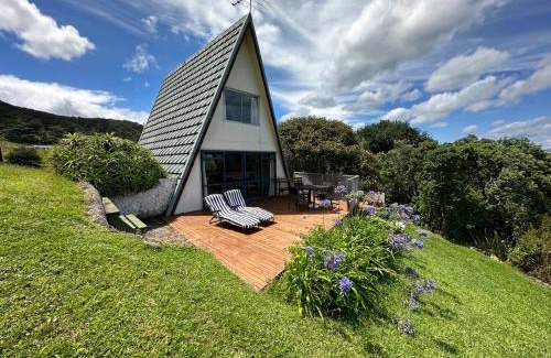 Amodeo Bay Ski Chalet | Aroha A-Frames - Bush & Beach Retro Retreat