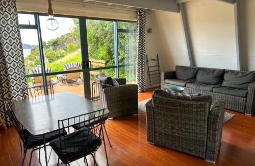 Amodeo Bay Ski Chalet | Aroha A-Frames - Bush & Beach Retro Retreat
