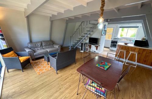 Amodeo Bay Ski Chalet | Aroha A-Frames - Bush & Beach Retro Retreat