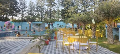 Bhiwadi Hotel | Aroma Green Farm Manesar with Pool