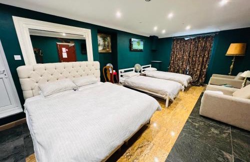 Ealing Common House | Aron Guest House