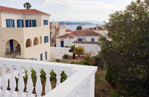 Spetses Apartment | Arourahomes Spetses Town Suites
