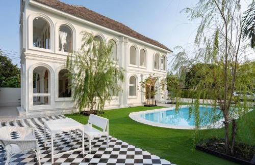 Phasi Charoen Villa | Arpo Pool Villa Riverside Bangkok