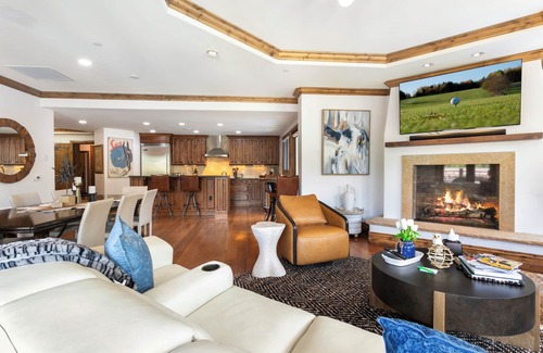 Vail Condo | Arrabelle- 3 bdrm/3.5 bath Ski In Ski out condo- book Winter Ski Season now!