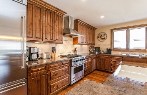 Vail Condo | Arrabelle- 3 bdrm/3.5 bath Ski In Ski out condo- book Winter Ski Season now!