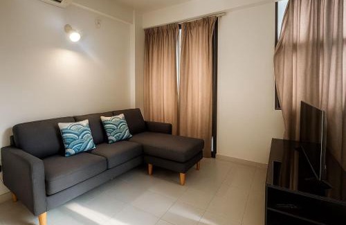 Male House | Arrival View