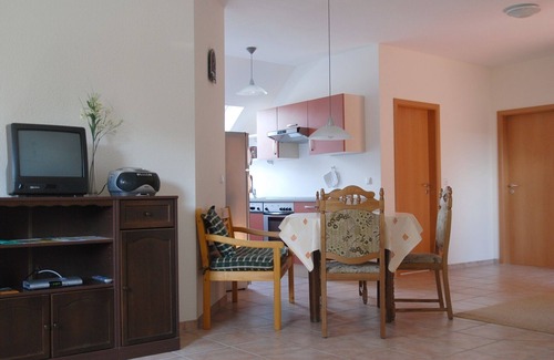 Voehl Apartment | Arrive and feel good.