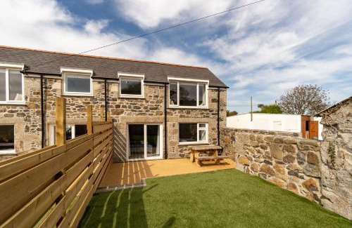 Helston House | Arrowan Common Farm Cottages