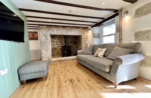 Helston House | Arrowan Common Farm Cottages