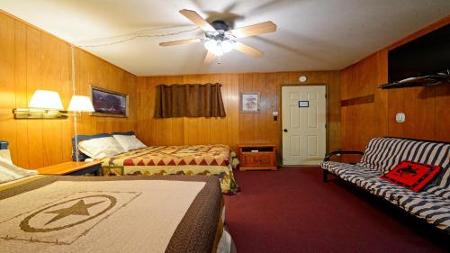 Red River Apartment | Arrowhead 18