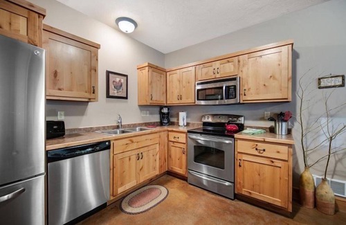 West Yellowstone Condo | Arrowhead Condos Unit 2