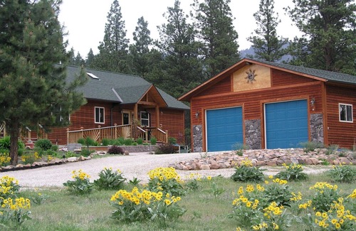 Victor House | Arrowleaf Guest House - a tranquil, unique natural and landscaped retreat