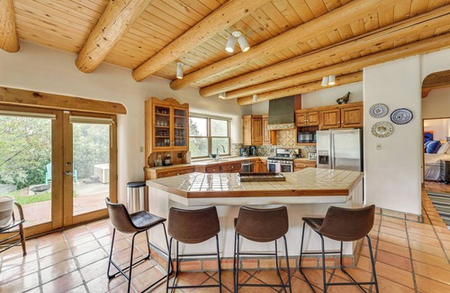 Arroyo Seco House | Arroyo Seco Adobe w/Hot Tub Near Taos Ski Valley!