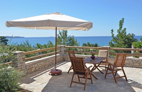 Limenaria House | Arsinoi stone houses - Maisonette