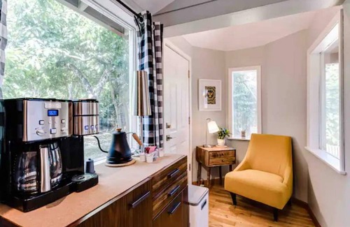 West Eugene Cottage | Art Alley Studio- Downtown Eugene