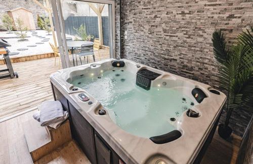 Mont d'Arene Apartment | Art Déco Gare & Spa