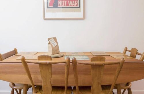 Maroubra Apartment | Art Deco at Marouba Beach - Soak up the Sand & Surf