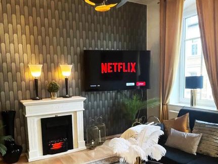 Gera Apartment | Art Deco Design Apartment, 65 Zoll TV, Waschtrockner, beste Lage, am Markt