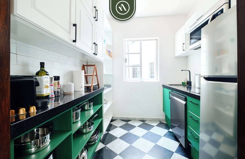 Miguel Hidalgo Apartment | Art Deco Style Condo 2min Walk to Lincoln Park