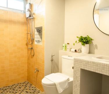 Nong Pa Khrang Apartment | Art Gallery Apartment@Chiang Mai train station