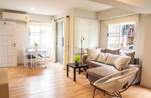 Nong Pa Khrang Apartment | Art Gallery Apartment@Chiang Mai train station