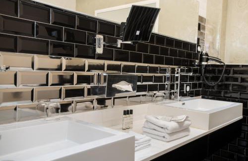 Rochecorbon Hotel | Art Hotel