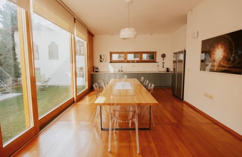 Shkoder House | Art House by PikHost