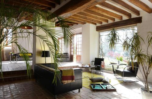 Pourrain Bed & Breakfast | Art House Domaine de l'Ocrerie