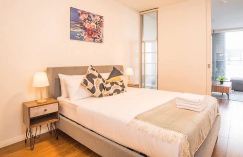 Chinatown Apartment | Art inspired 1 Bed Apt in the heart of Sydney