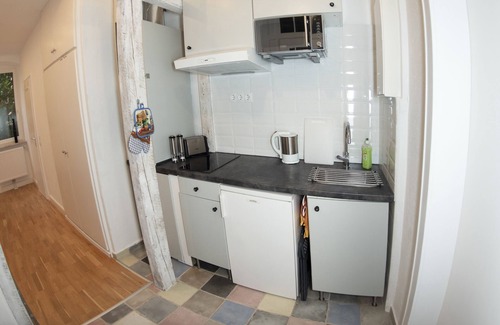 Mitte Apartment | Art nouveau apartment near train station and trade fair