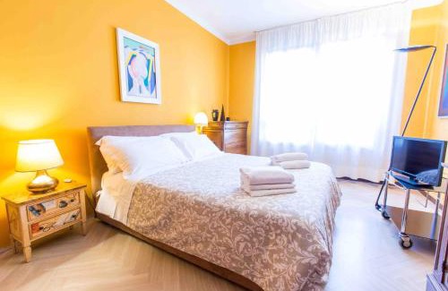 Cannaregio Apartment | ART PAINTING apartment with canal view