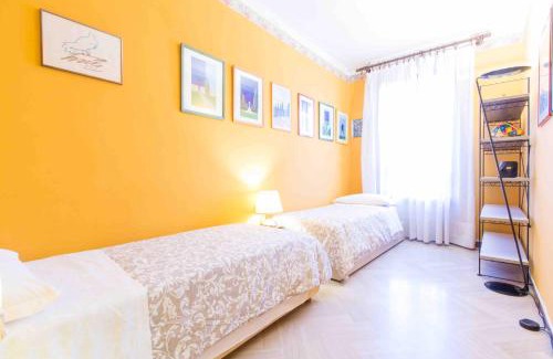 Cannaregio Apartment | ART PAINTING apartment with canal view