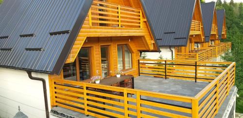 Pejë Ski Chalet | Art Resort