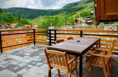 Pejë Ski Chalet | Art Resort