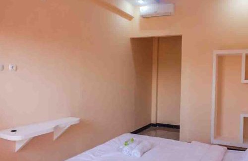 Caruban Hotel | Artayya Puri 2 near Alun Alun Caruban Mitra RedDoorz