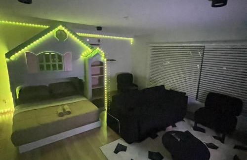 Taman Midah Apartment | Arte Cheres Karaoke 7 pax