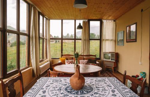 Gergeti House | Arte in Kazbegi