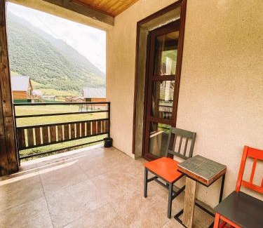 Gergeti House | Arte in Kazbegi