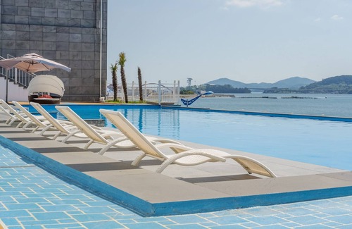Sacheon Apartment | Arte Resort Spa & Pool Villa