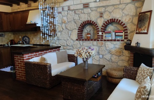 Psakoudia House | ARTEMIS STONE HOUSE