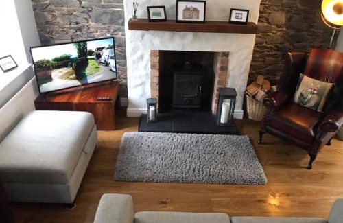 Hillsborough House | Arthur Street Guest Cottage No16