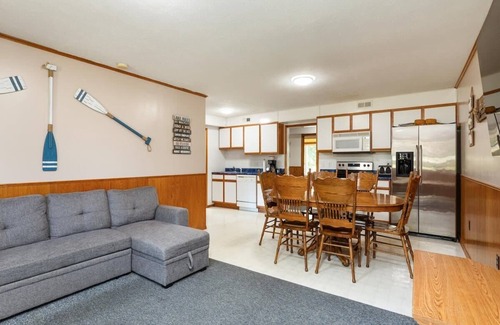 Indian Point Cabin | Artilla Cove Cabin 1- Lakeside - Pool & Hot Tub!