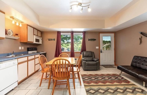 Indian Point Cabin | Artilla Cove Cabin 7- Lake Views- Pool & Hot Tub!