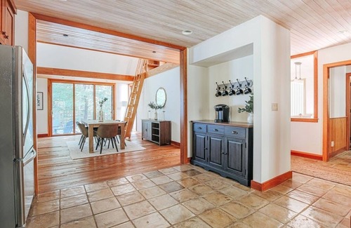 Afton House | Artisan's Lodge: Romantic, Private, Central to 151