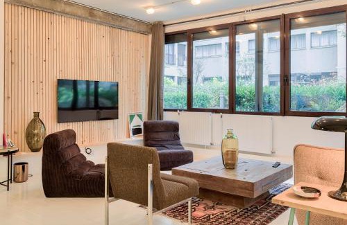 Pere Lachaise Apartment | Artist and Design Loft - 10 Guests - 5 Min From Metro